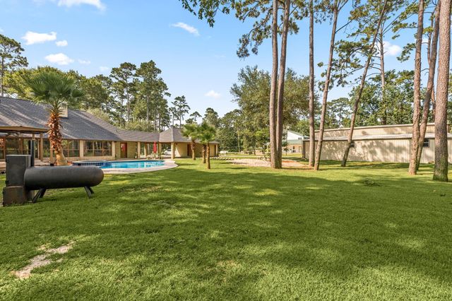 7302 Pine Drive, Alvin, TX 77511