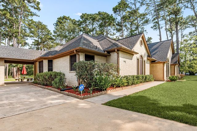 7302 Pine Drive, Alvin, TX 77511