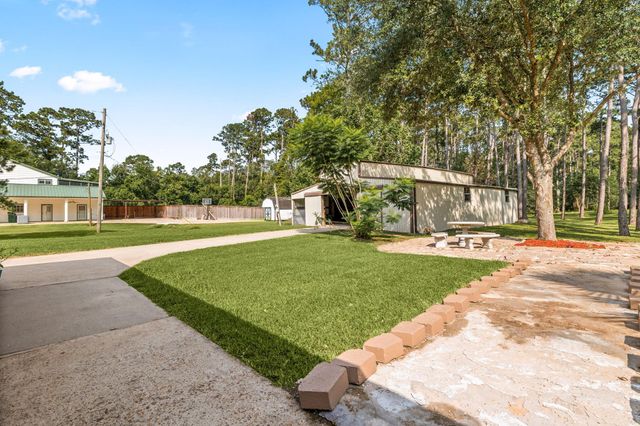 7302 Pine Drive, Alvin, TX 77511