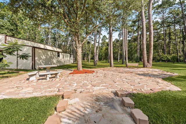 7302 Pine Drive, Alvin, TX 77511