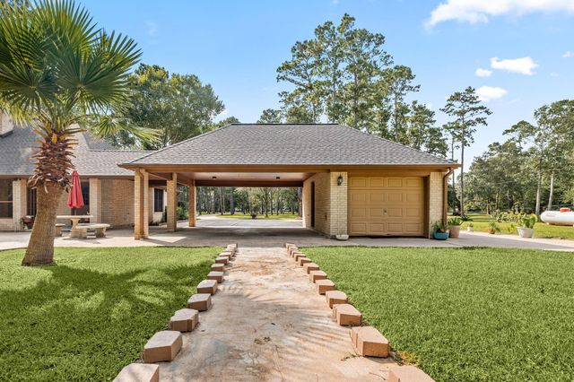 7302 Pine Drive, Alvin, TX 77511