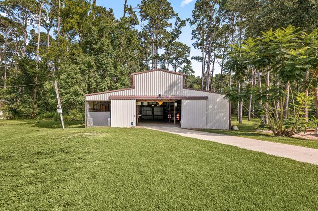 7302 Pine Drive, Alvin, TX 77511