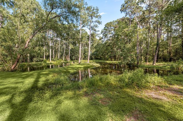 7302 Pine Drive, Alvin, TX 77511