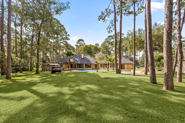 7302 Pine Drive, Alvin, TX 77511