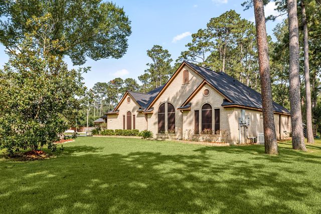 7302 Pine Drive, Alvin, TX 77511