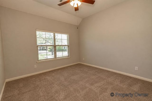 400 Bedford DR, Spicewood, TX 78669