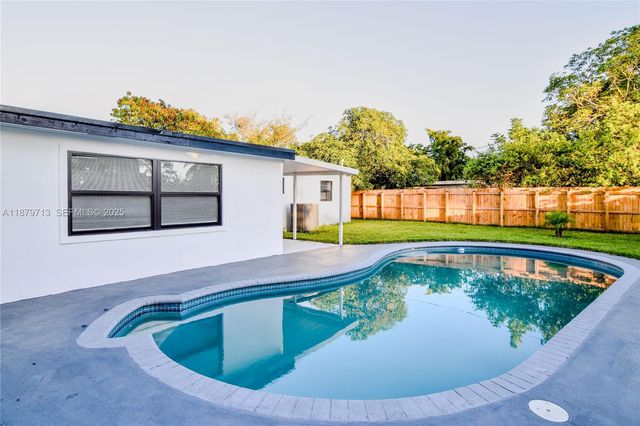 413 SW 22nd Terrace, Fort Lauderdale, FL 33312