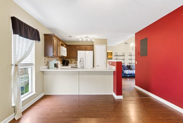 4021 Farmingham Woods Dr, Hermitage, TN 37076