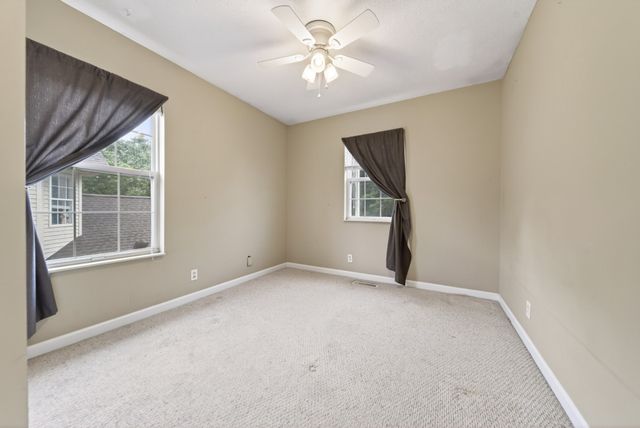 4021 Farmingham Woods Dr, Hermitage, TN 37076