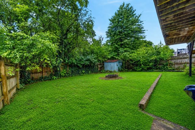 4021 Farmingham Woods Dr, Hermitage, TN 37076