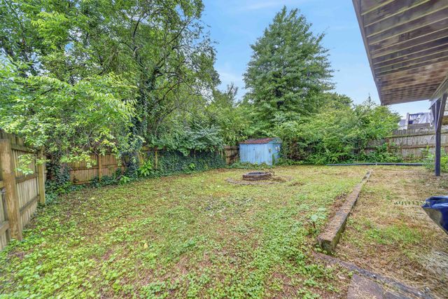 4021 Farmingham Woods Dr, Hermitage, TN 37076
