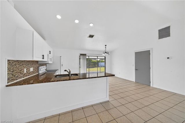 3619 SW 7th PL, Cape Coral, FL 33914