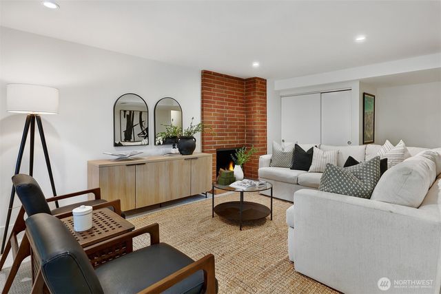 130 N 171st Street, Shoreline, WA 98133