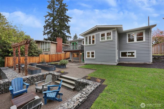 130 N 171st Street, Shoreline, WA 98133