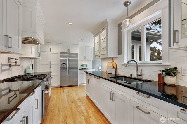 130 N 171st Street, Shoreline, WA 98133