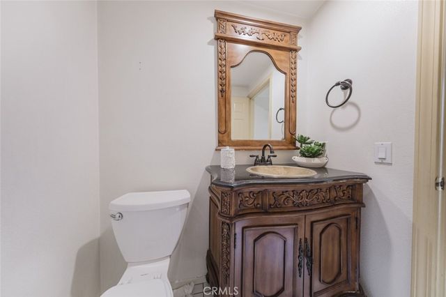 7515 Bellingham Avenue, North Hollywood, CA 91605