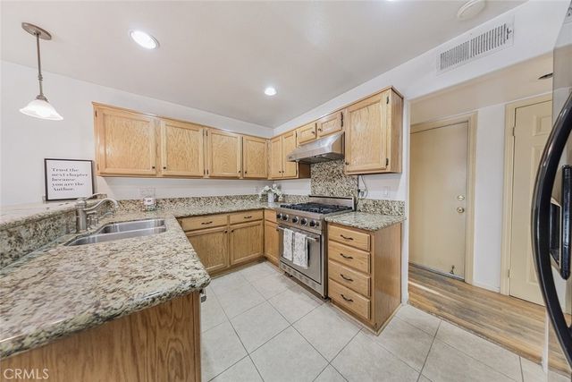 7515 Bellingham Avenue, North Hollywood, CA 91605