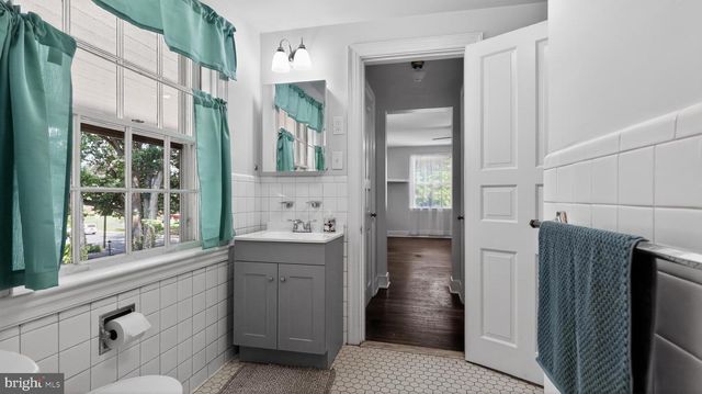 808 WALNUT LN, Carlisle, PA 17013