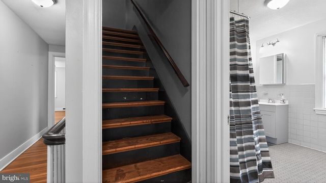 808 WALNUT LN, Carlisle, PA 17013