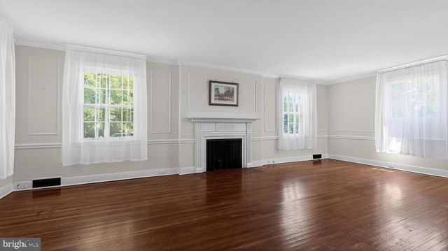 808 WALNUT LN, Carlisle, PA 17013