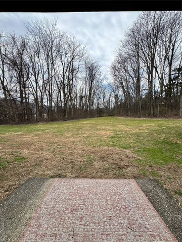 7 Millholland Drive L, Fishkill, NY 12524