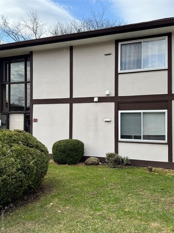 7 Millholland Drive L, Fishkill, NY 12524