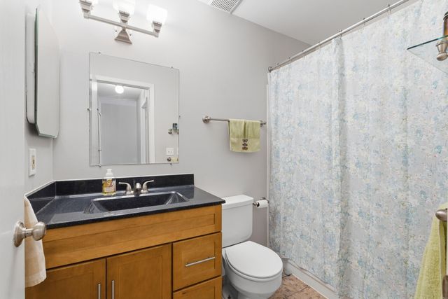 33667 Pondview Circle 151, Livonia, MI 48152