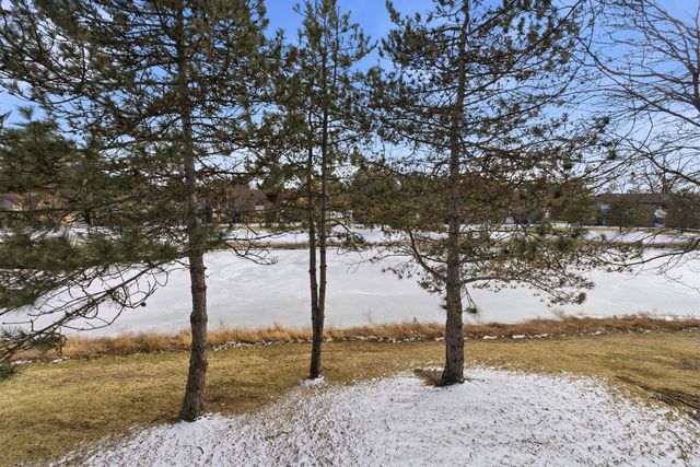 33667 Pondview Circle 151, Livonia, MI 48152