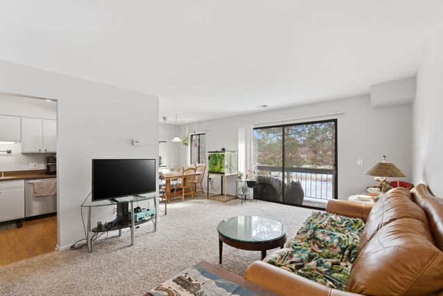 33667 Pondview Circle 151, Livonia, MI 48152