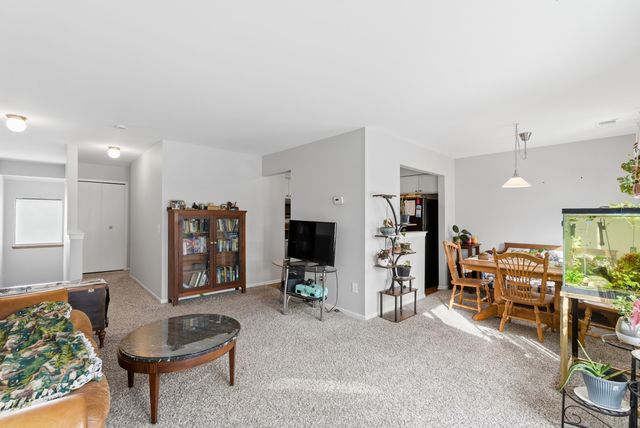 33667 Pondview Circle 151, Livonia, MI 48152