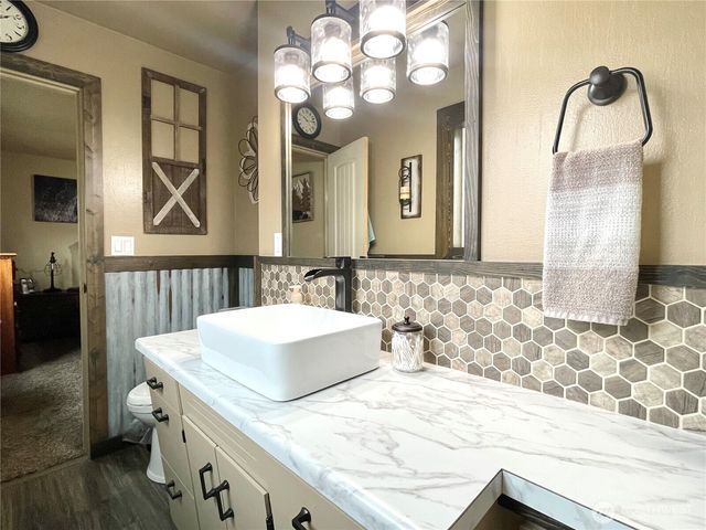 1180 4th Avenue N, Okanogan, WA 98840