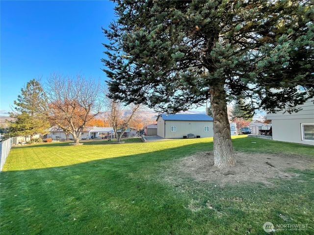 1180 4th Avenue N, Okanogan, WA 98840