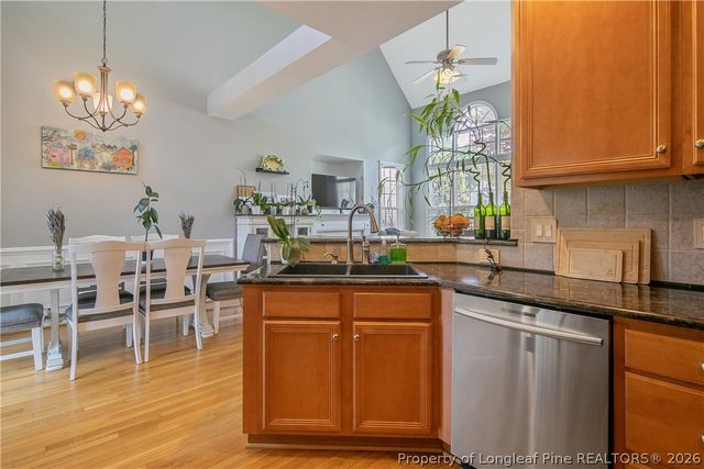 25 London Way, Spring Lake, NC 28390