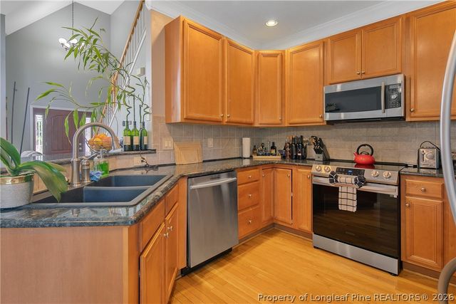 25 London Way, Spring Lake, NC 28390