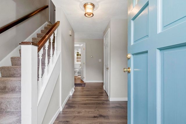 6 Redwood St, Townsend, MA 01469