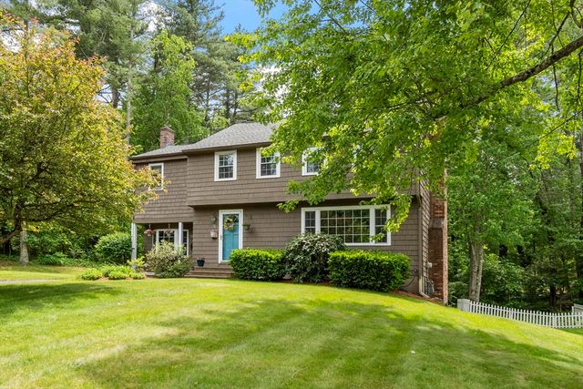 6 Redwood St, Townsend, MA 01469