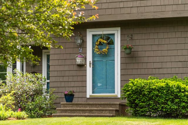 6 Redwood St, Townsend, MA 01469
