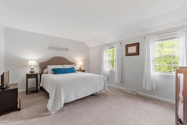 6 Redwood St, Townsend, MA 01469