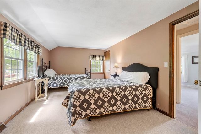 6 Redwood St, Townsend, MA 01469