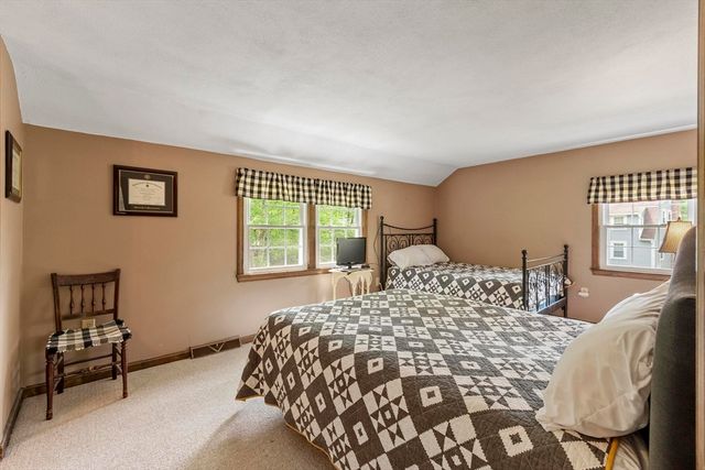 6 Redwood St, Townsend, MA 01469