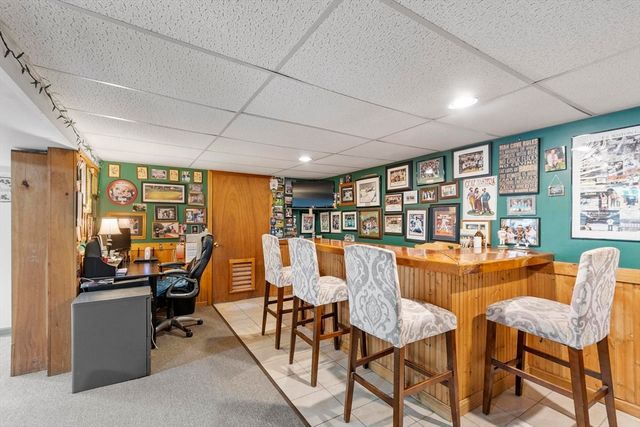 6 Redwood St, Townsend, MA 01469