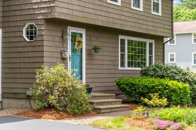 6 Redwood St, Townsend, MA 01469