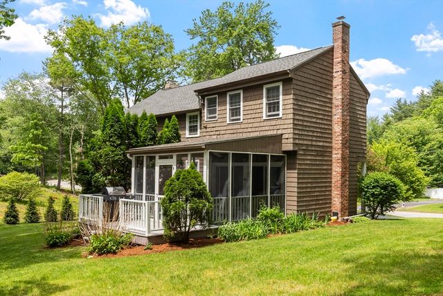 6 Redwood St, Townsend, MA 01469
