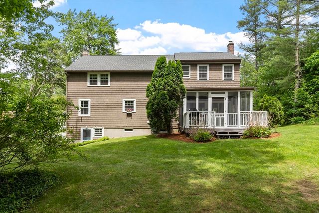 6 Redwood St, Townsend, MA 01469