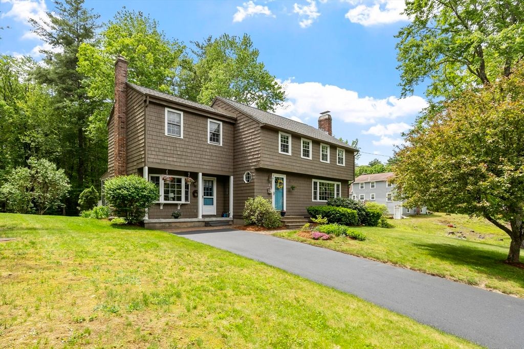 6 Redwood St, Townsend, MA 01469