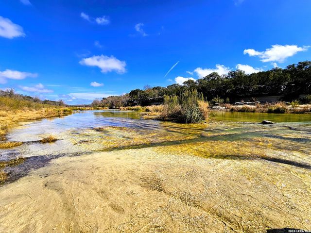 605 Lakeshore Ln, Bandera, TX 78003