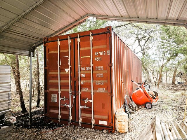 605 Lakeshore Ln, Bandera, TX 78003