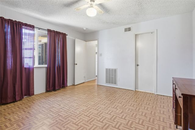 4621 Waterway Drive N, Fort Worth, TX 76137