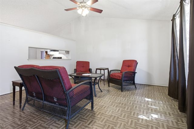 4621 Waterway Drive N, Fort Worth, TX 76137