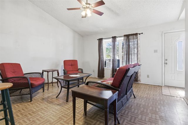 4621 Waterway Drive N, Fort Worth, TX 76137